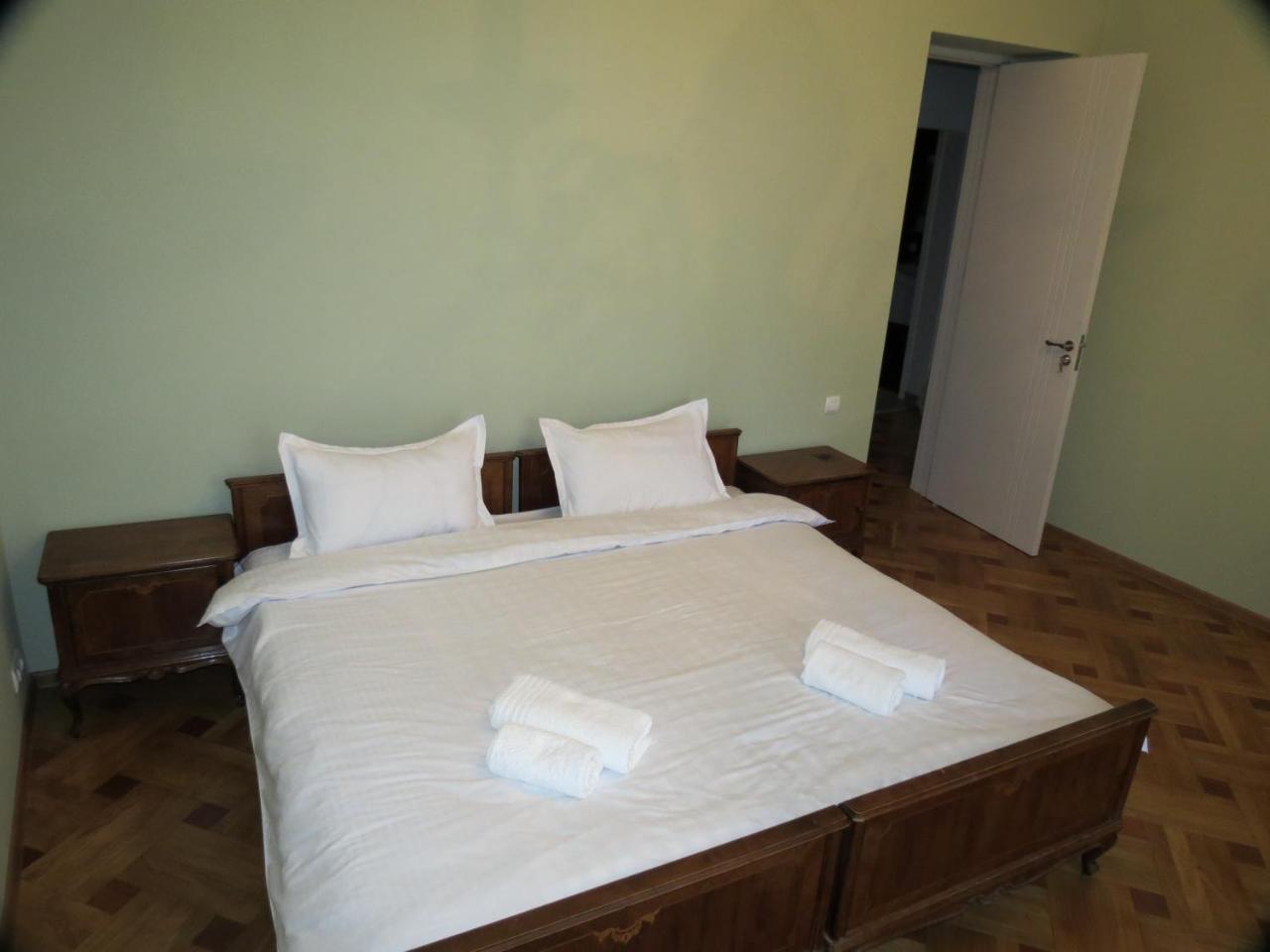 Three Rooms Apartment Tbilisi Eksteriør bilde