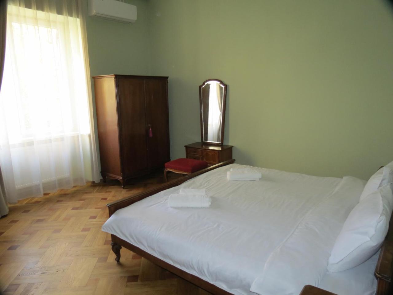 Three Rooms Apartment Tbilisi Eksteriør bilde