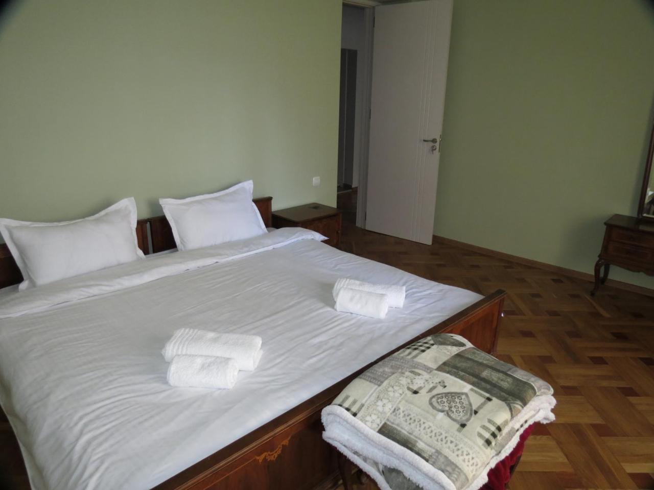 Three Rooms Apartment Tbilisi Eksteriør bilde